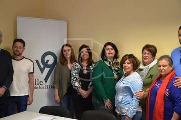 Reunión de los candidatos nacionalistas (NC) con la directiva del colectivo vecinal del Valle de los Nueve (Foto TA)